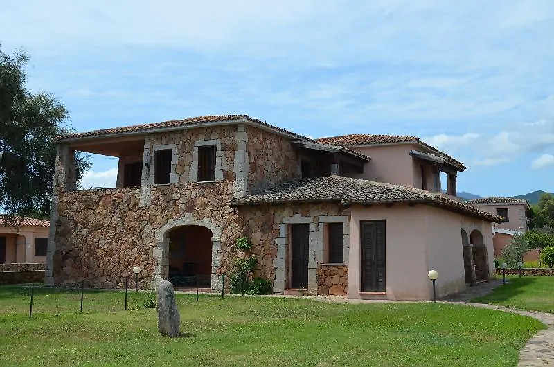 Residence Le Canne San Teodoro  Italien